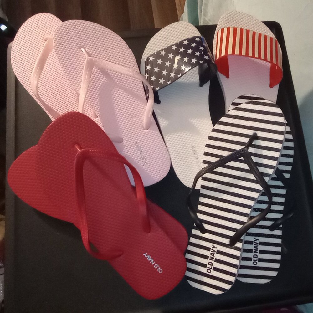 Old Navy NWOT Flip Flops/ Slides Lot of 4 Women's Size 8 Red, Blue, Pink, Flag